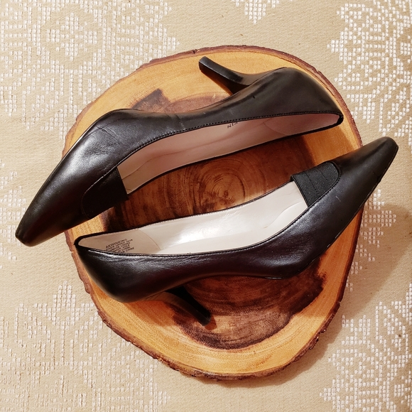 ANNE KLEIN | NWOT LEATHER SLIP IN PUMPS BLACK - Picture 2 of 10